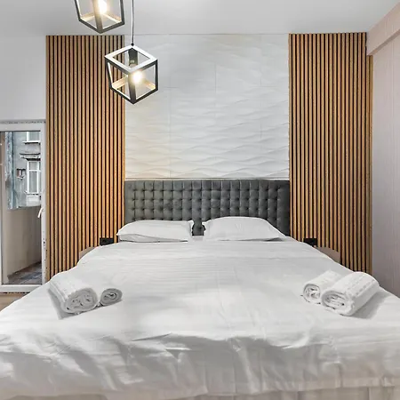 4br - Sleeps 12 - Luxury Apartment