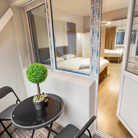 4br - Sleeps 12 - Luxury * Bucharest