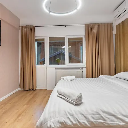4br - Sleeps 12 - Luxury Apartment Bucharest