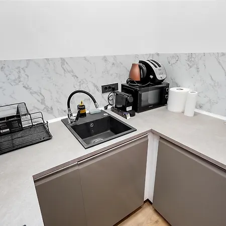 4br - Sleeps 12 - Luxury Apartment Bucharest